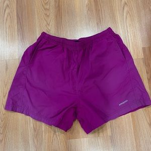 EUC PATAGONIA BAGGIES WOMANS SHORTS 4 INCH INSEAM BURGUNDY  SIZE LARGE